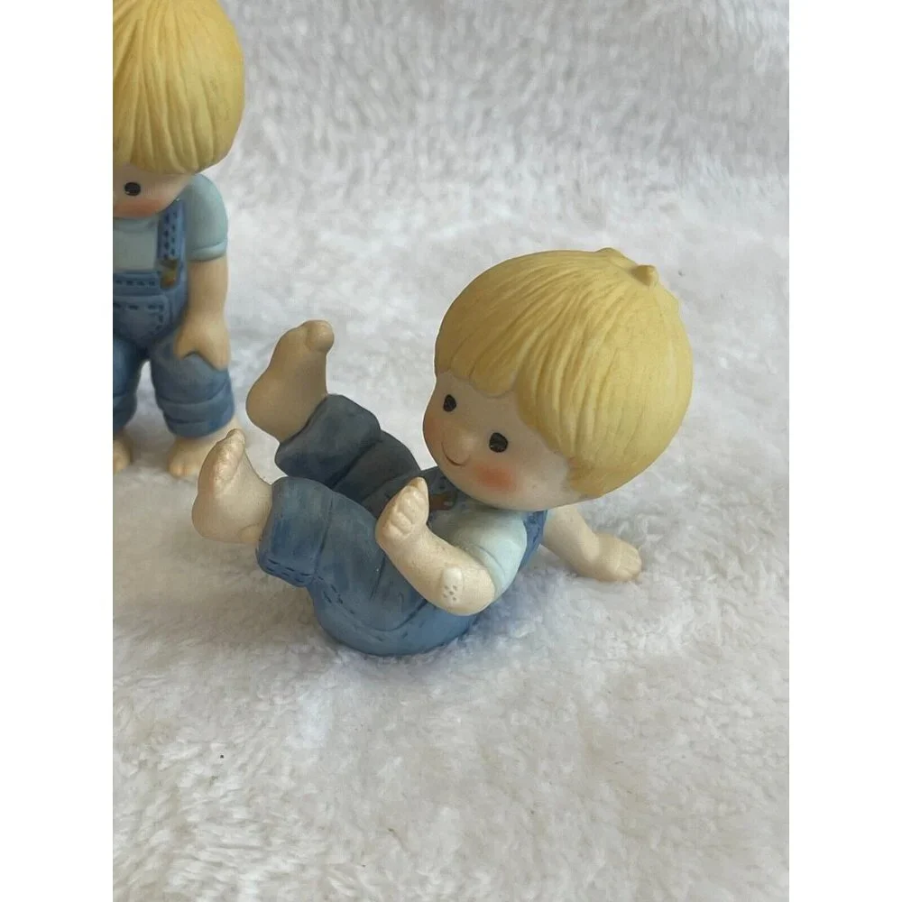 Lot‎ of 4 Vintage Enesco Country Children Playing Porcelain Small Figurines